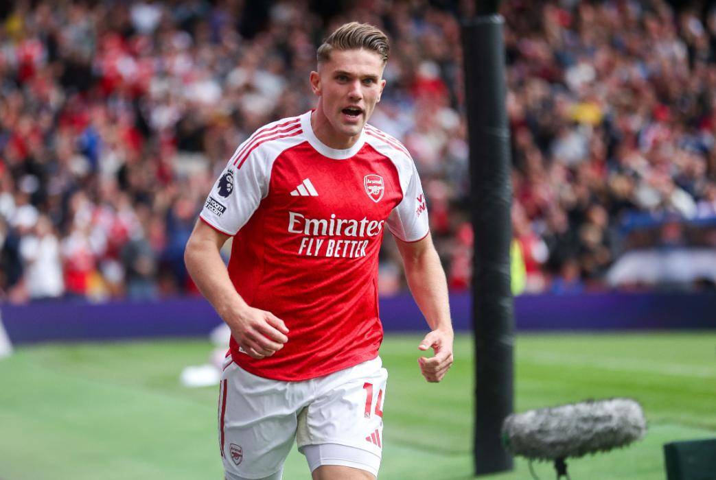 kaiyun网页版平台,关于集结日英超传出新动向，马德里竞技远射贴柱，管理层表态——压力陡增，轮换策略成焦点的信息